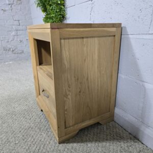 Bevel Natural Solid Oak Bedside Table - Second-Hand Elegance Bevel Natural Solid Oak Bedside Table - Second-Hand Elegance