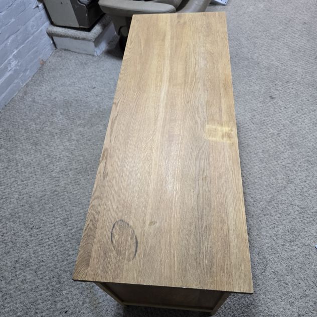 Your dream space starts here with this second hand solid oak double chest of drawers. Treat yourself to this wallet-approved luxury. Your dream space starts here with this second hand solid oak double chest of drawers. Treat yourself to this wallet-approved luxury.
