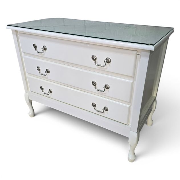 Pre-Owned White Solid Wood Chest of Drawers with Glass Top Pre-Owned White Solid Wood Chest of Drawers with Glass Top
