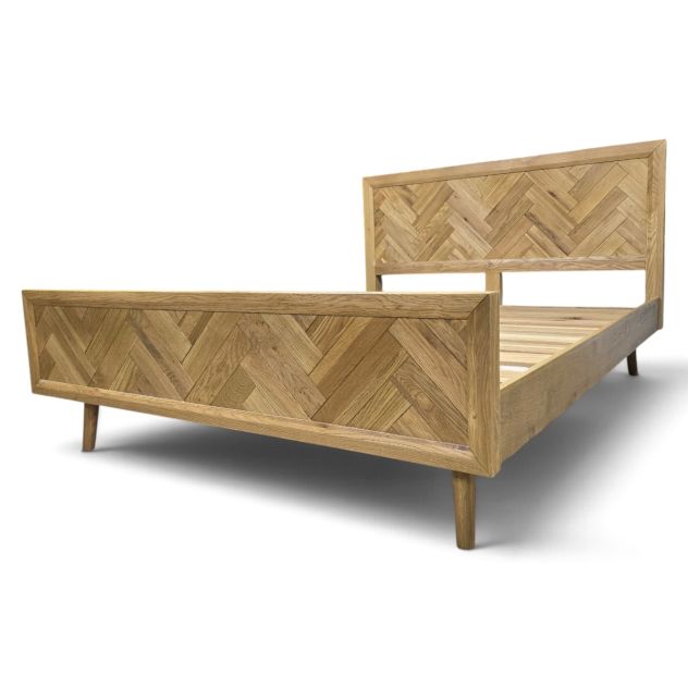 PreLoved Oak FurnitureLand Parquet King-Size Bed Frame - Solid Oak, Herringbone Pattern, Mid-Century Design PreLoved Oak FurnitureLand Parquet King-Size Bed Frame - Solid Oak, Herringbone Pattern, Mid-Century Design