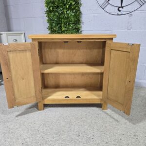 Compact Oak Sideboard: Perfect for Small Spaces Compact Oak Sideboard: Perfect for Small Spaces