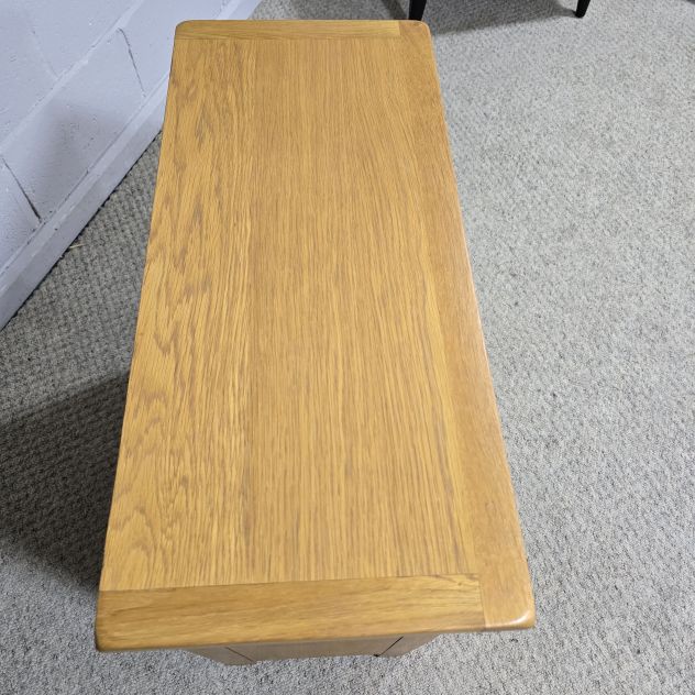Compact Oak Sideboard: Perfect for Small Spaces Compact Oak Sideboard: Perfect for Small Spaces