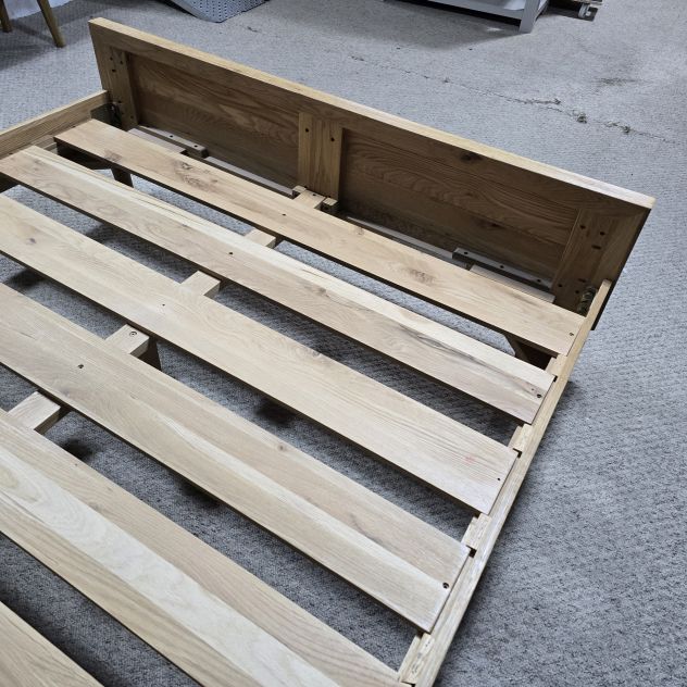 PreLoved Oak FurnitureLand Parquet King-Size Bed Frame - Solid Oak, Herringbone Pattern, Mid-Century Design PreLoved Oak FurnitureLand Parquet King-Size Bed Frame - Solid Oak, Herringbone Pattern, Mid-Century Design