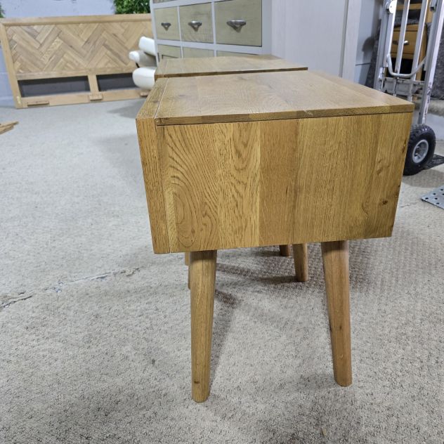 Discover Timeless Quality in PreLoved Oak Furniture Land Parquet Bedside Drawers Discover Timeless Quality in PreLoved Oak Furniture Land Parquet Bedside Drawers