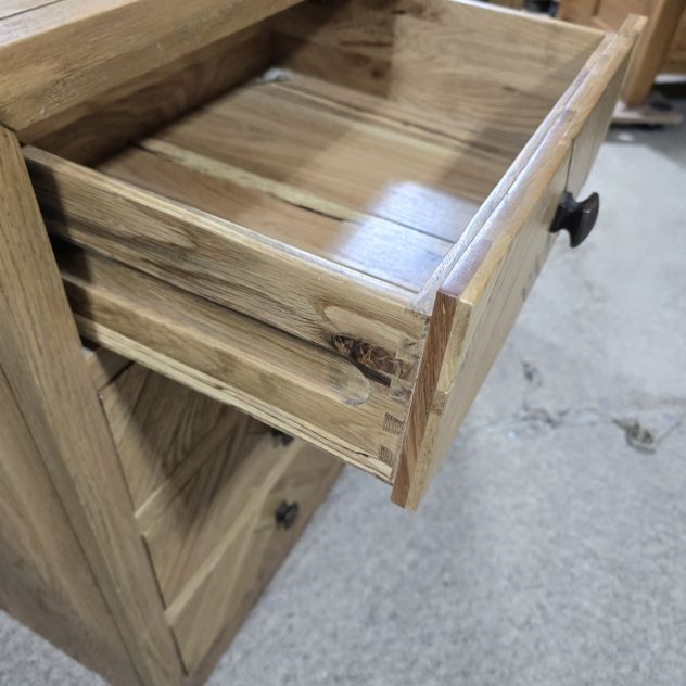 Pre-loved Oak FurnitureLand Parquet Chest of Drawers: Solid Oak, Herringbone Pattern, Dovetail Joints Pre-loved Oak FurnitureLand Parquet Chest of Drawers: Solid Oak, Herringbone Pattern, Dovetail Joints
