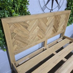 PreLoved Oak FurnitureLand Parquet King-Size Bed Frame - Solid Oak, Herringbone Pattern, Mid-Century Design PreLoved Oak FurnitureLand Parquet King-Size Bed Frame - Solid Oak, Herringbone Pattern, Mid-Century Design