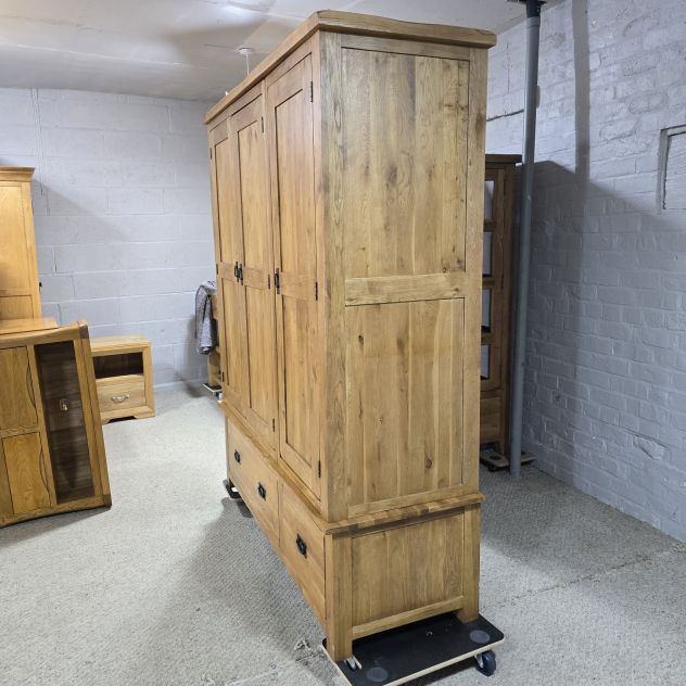 Only one left, grab it before your neighbour does! This second hand Oak Furniture Land Original Rustic Triple Wardrobe is a steal at 73% off Only one left, grab it before your neighbour does! This second hand Oak Furniture Land Original Rustic Triple Wardrobe is a steal at 73% off