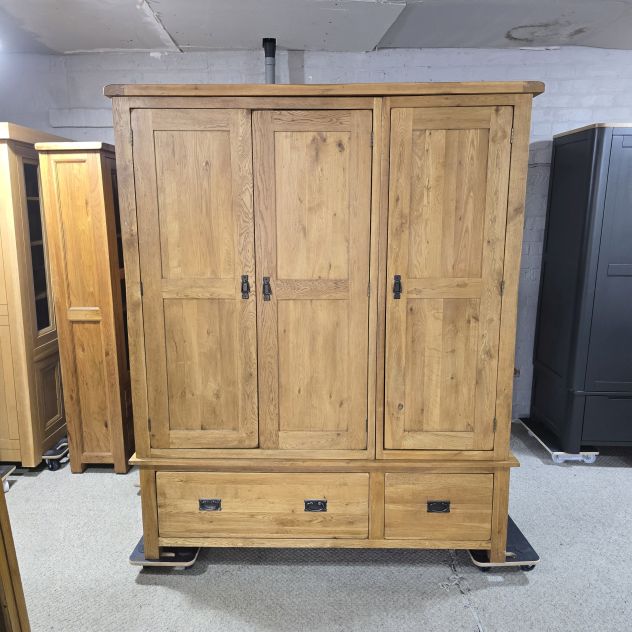 Only one left, grab it before your neighbour does! This second hand Oak Furniture Land Original Rustic Triple Wardrobe is a steal at 73% off Only one left, grab it before your neighbour does! This second hand Oak Furniture Land Original Rustic Triple Wardrobe is a steal at 73% off
