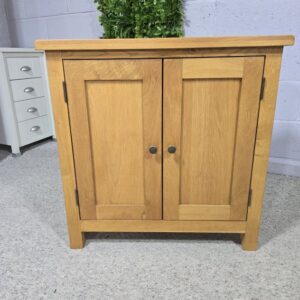 Compact Oak Sideboard: Perfect for Small Spaces Compact Oak Sideboard: Perfect for Small Spaces