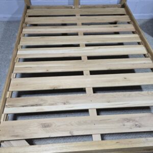 PreLoved Oak FurnitureLand Parquet King-Size Bed Frame - Solid Oak, Herringbone Pattern, Mid-Century Design PreLoved Oak FurnitureLand Parquet King-Size Bed Frame - Solid Oak, Herringbone Pattern, Mid-Century Design