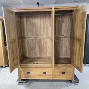 Only one left, grab it before your neighbour does! This second hand Oak Furniture Land Original Rustic Triple Wardrobe is a steal at 73% off Only one left, grab it before your neighbour does! This second hand Oak Furniture Land Original Rustic Triple Wardrobe is a steal at 73% off