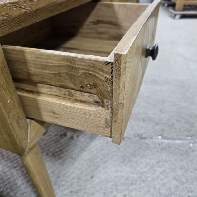 Discover Timeless Quality in PreLoved Oak Furniture Land Parquet Bedside Drawers Discover Timeless Quality in PreLoved Oak Furniture Land Parquet Bedside Drawers