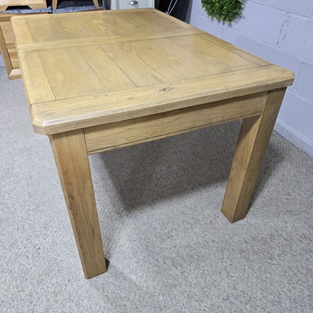 Explore the timeless quality of this second-hand Oak Furniture Land solid oak dining table Explore the timeless quality of this second-hand Oak Furniture Land solid oak dining table