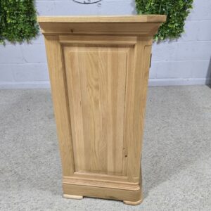 Explore the timeless quality of this PreLoved Oak Furniture Land Canterbury cupboard Explore the timeless quality of this PreLoved Oak Furniture Land Canterbury cupboard