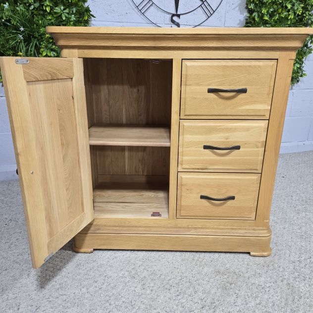 Explore the timeless quality of this PreLoved Oak Furniture Land Canterbury cupboard Explore the timeless quality of this PreLoved Oak Furniture Land Canterbury cupboard