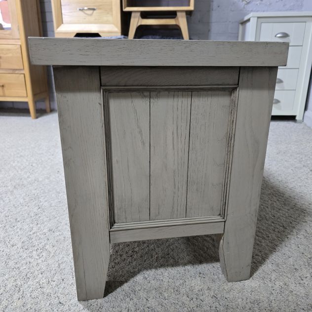 Explore the second hand solid wood TV stand in soft grey wash, a perfect blend of quality and affordability. Explore the second hand solid wood TV stand in soft grey wash, a perfect blend of quality and affordability.