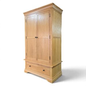 Explore the timeless quality of a pre-owned Barker and Stonehouse solid oak double wardrobe. Save hundreds compared to buying new. Explore the timeless quality of a pre-owned Barker and Stonehouse solid oak double wardrobe. Save hundreds compared to buying new.