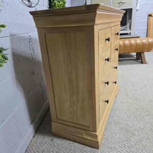 Elevate Your Space with This Pre-Owned Barker and Stonehouse Solid Oak Chest - Save Hundreds Elevate Your Space with This Pre-Owned Barker and Stonehouse Solid Oak Chest - Save Hundreds