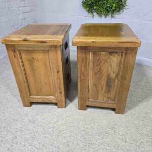 Elegant and Durable: Pre-Owned Barker and Stonehouse Solid Oak Bedside Drawers Elegant and Durable: Pre-Owned Barker and Stonehouse Solid Oak Bedside Drawers