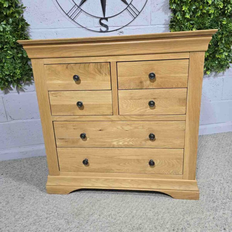 Elevate Your Space with This Pre-Owned Barker and Stonehouse Solid Oak Chest - Save Hundreds Elevate Your Space with This Pre-Owned Barker and Stonehouse Solid Oak Chest - Save Hundreds