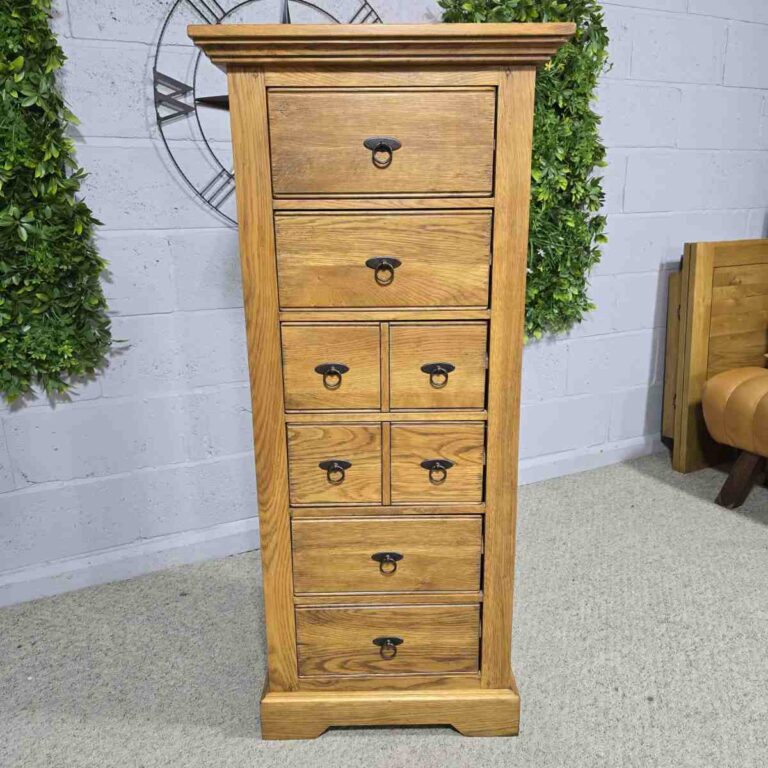 Barker and Stonehouse Solid Oak Tallboy: Timeless Quality and Maximum Savings Barker and Stonehouse Solid Oak Tallboy: Timeless Quality and Maximum Savings