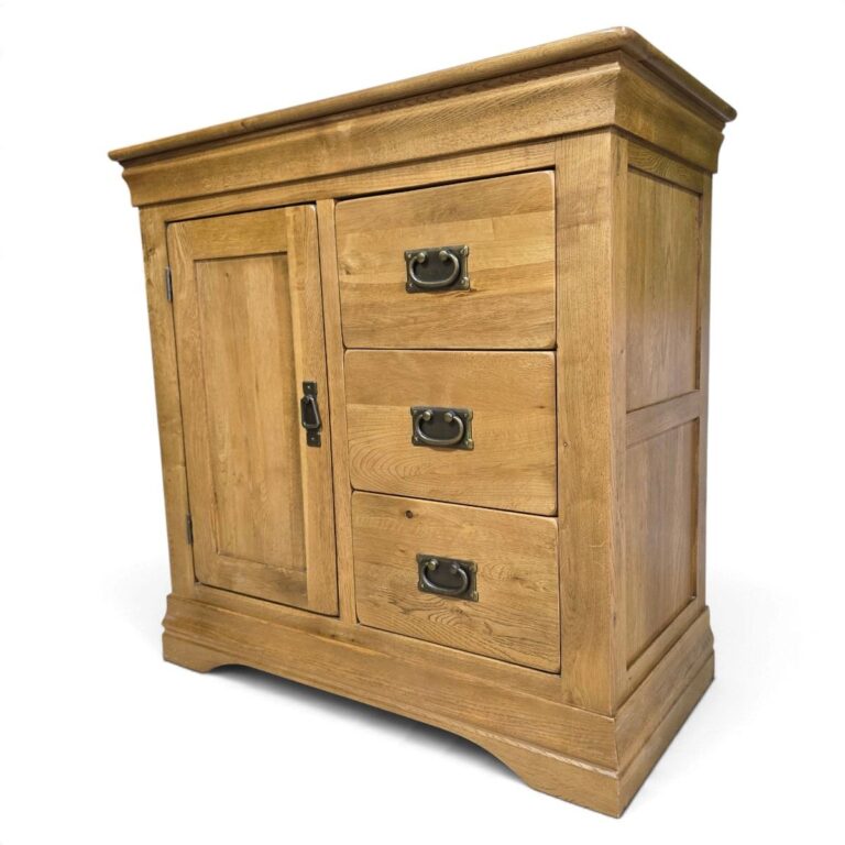 Elegant Pre-Loved Oak Furniture Land French Farmhouse Solid Oak Cupboard - Save 65% Elegant Pre-Loved Oak Furniture Land French Farmhouse Solid Oak Cupboard - Save 65%