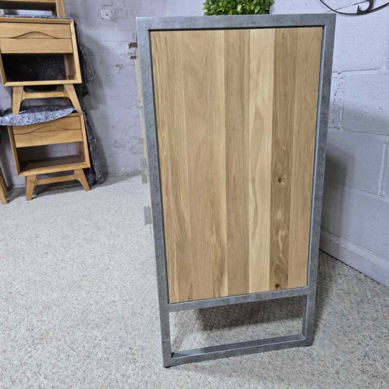 Elegant PreLoved Oak Furniture land Brooklyn Chest in Solid Oak and Steel Elegant PreLoved Oak Furniture land Brooklyn Chest in Solid Oak and Steel